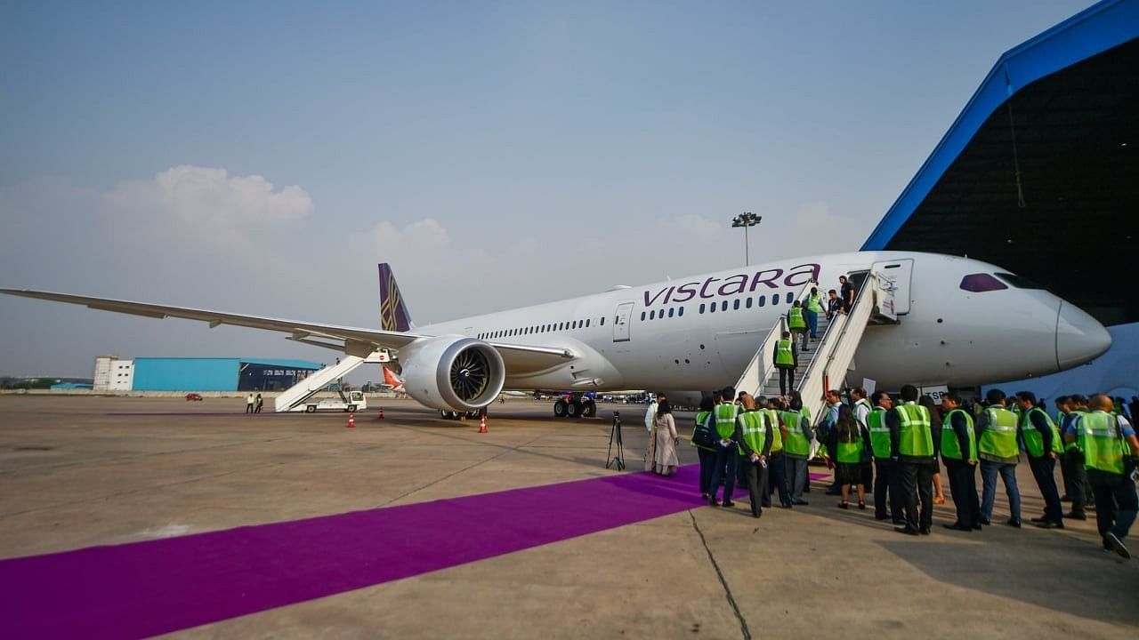 <div class="paragraphs"><p>Vistara airlines.</p></div>