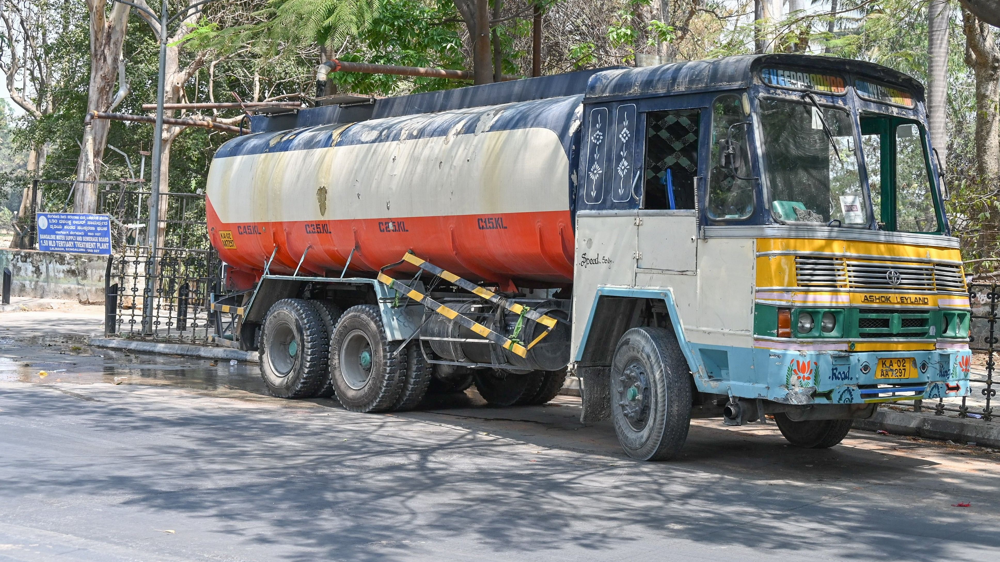 <div class="paragraphs"><p>A tanker gets filled with treated water at the BWSSB Lalbagh sewage treatment plant in Bengaluru. </p></div>