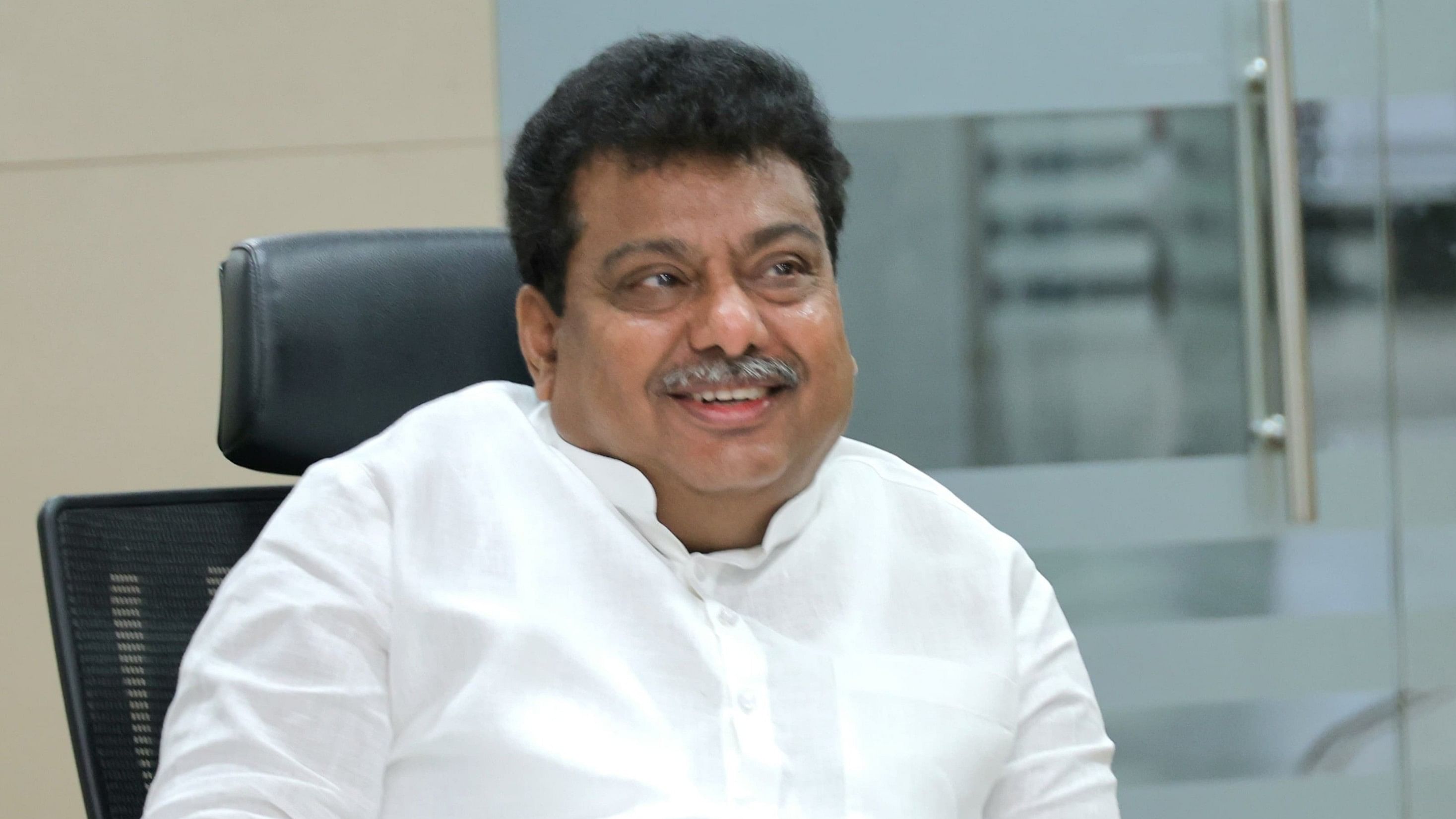 <div class="paragraphs"><p>Karnataka Industries Minister M B Patil</p></div>