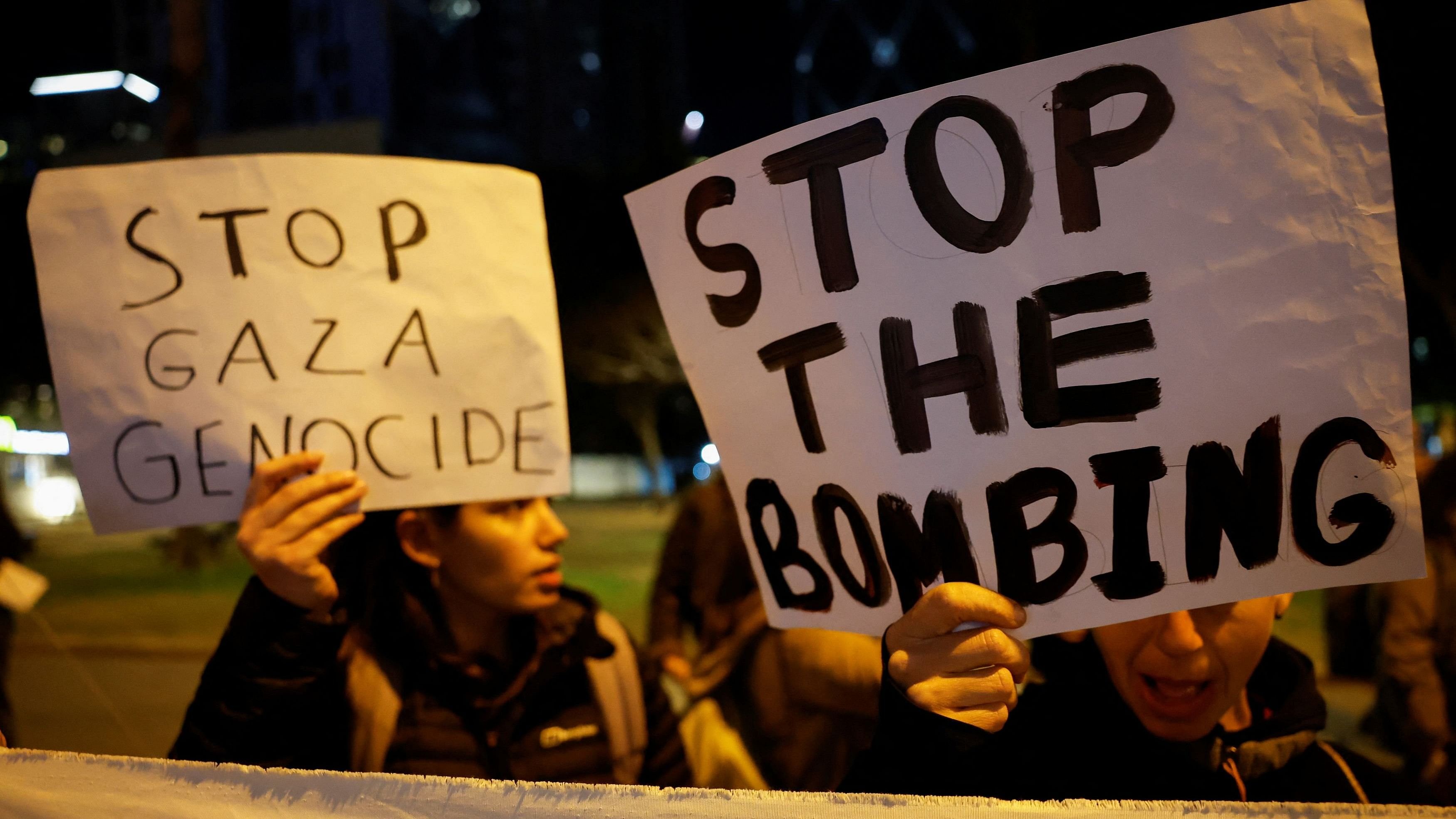 <div class="paragraphs"><p>People take part in a demonstration calling for an end to the war on Gaza.</p></div>