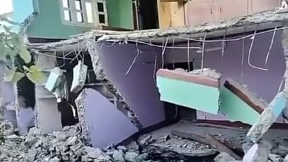 <div class="paragraphs"><p>A damaged house in Ramban.</p></div>