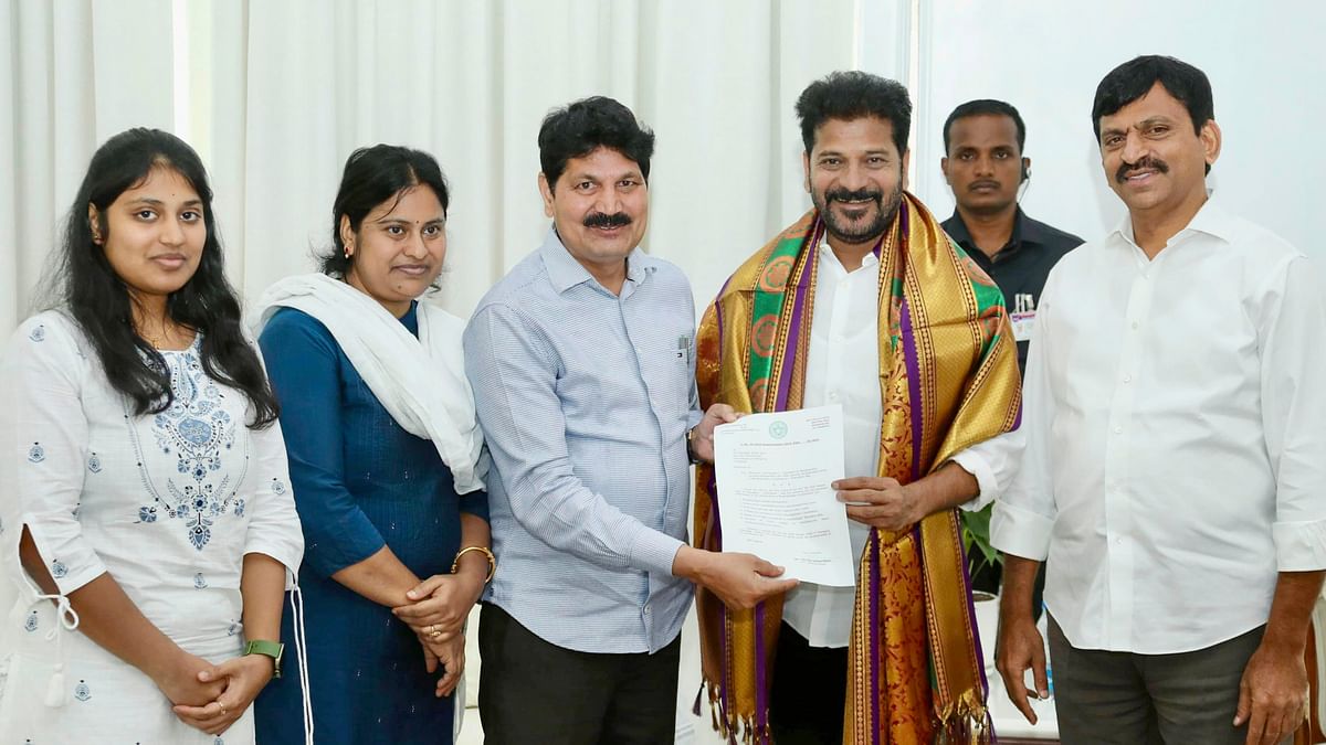 Exodus of leaders from BRS continues as Bhadrachalam MLA Venkat Rao defects to Congress