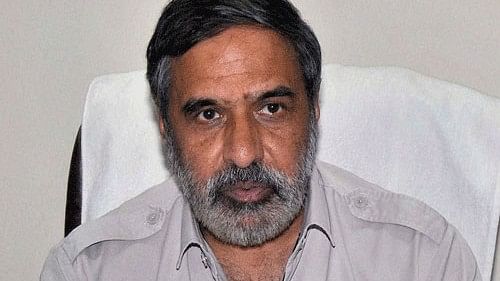 <div class="paragraphs"><p>Anand Sharma. </p></div>