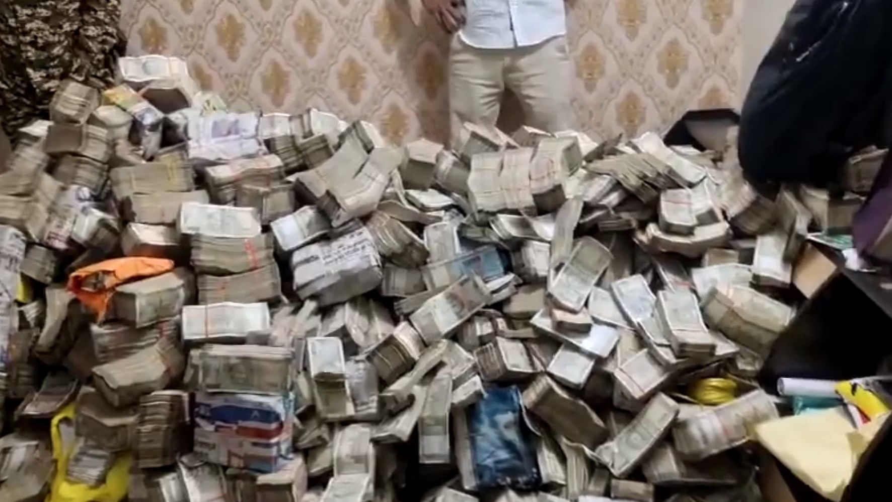 <div class="paragraphs"><p>Screengrab from a video showing seized cash during ED raids in Ranchi, Monday, May 6, 2024.</p></div>