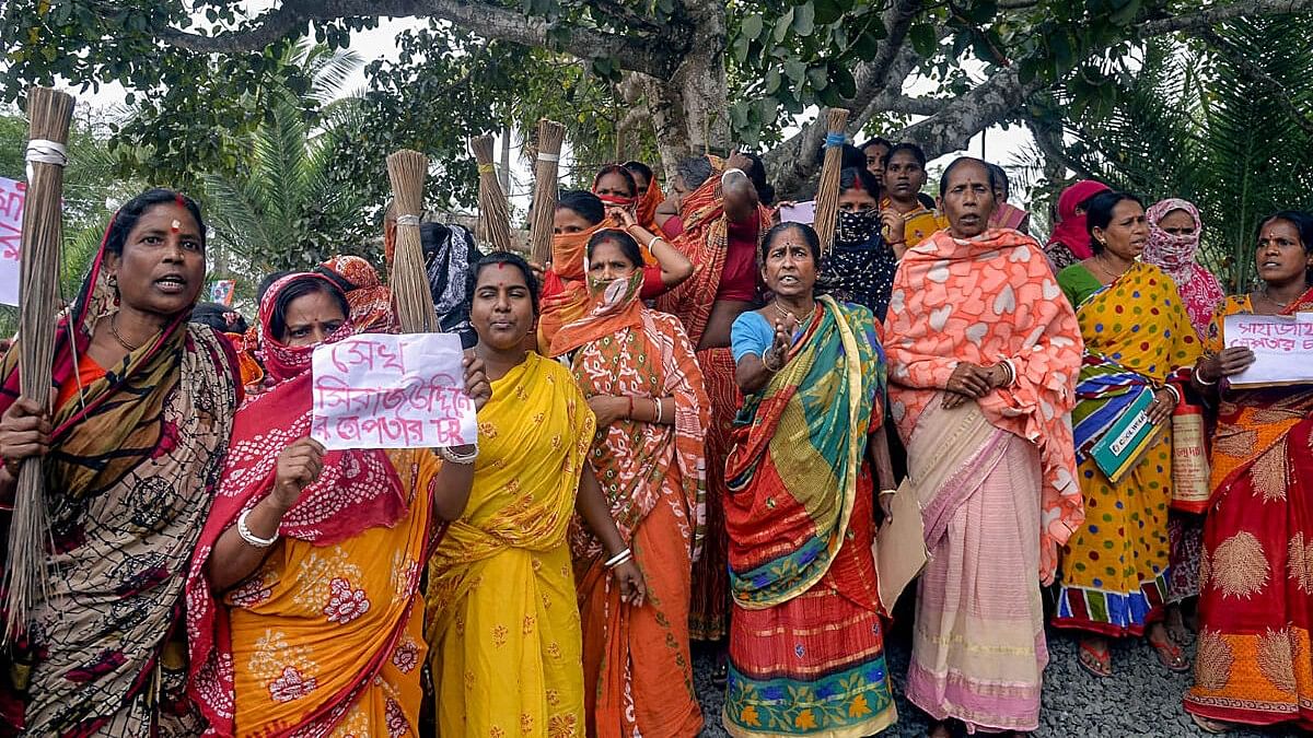 <div class="paragraphs"><p>Women protest in the Sandeshkhali case</p></div>