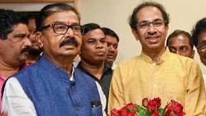 <div class="paragraphs"><p> Gajanan Kirtikar seen here with&nbsp;Uddhav Thackeray in this 2019 file photo.</p></div>