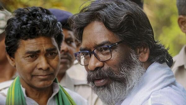 <div class="paragraphs"><p>Jailed former Jharkhand chief minister Hemant Soren (R).</p></div>