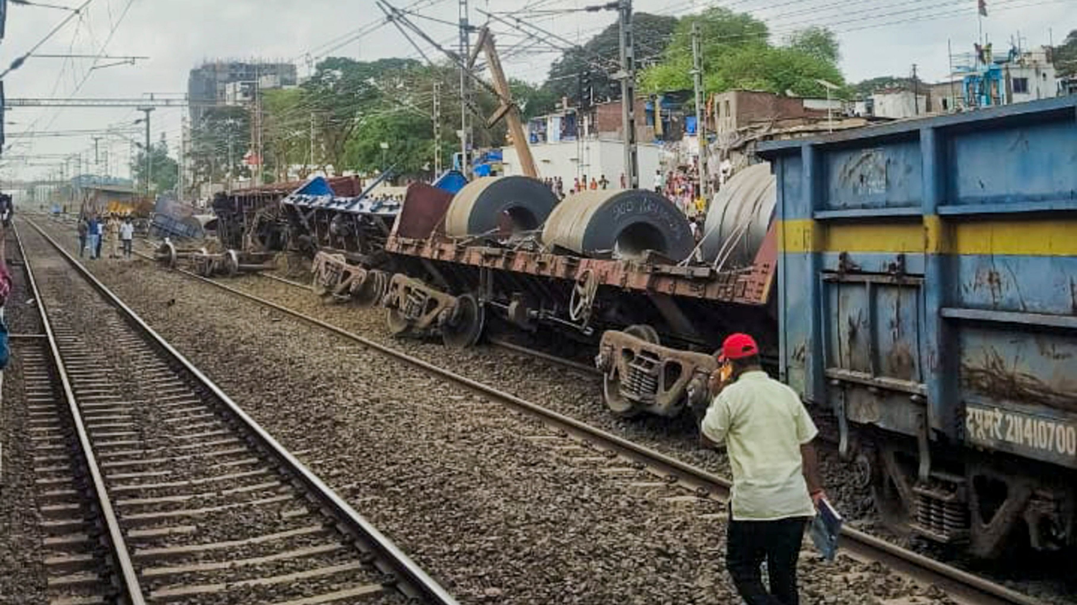 <div class="paragraphs"><p>Seven wagons of a goods train was derailed at Palghar railway station in Maharashtra on Tuesday evening,&nbsp; May 28, 2024. </p></div>