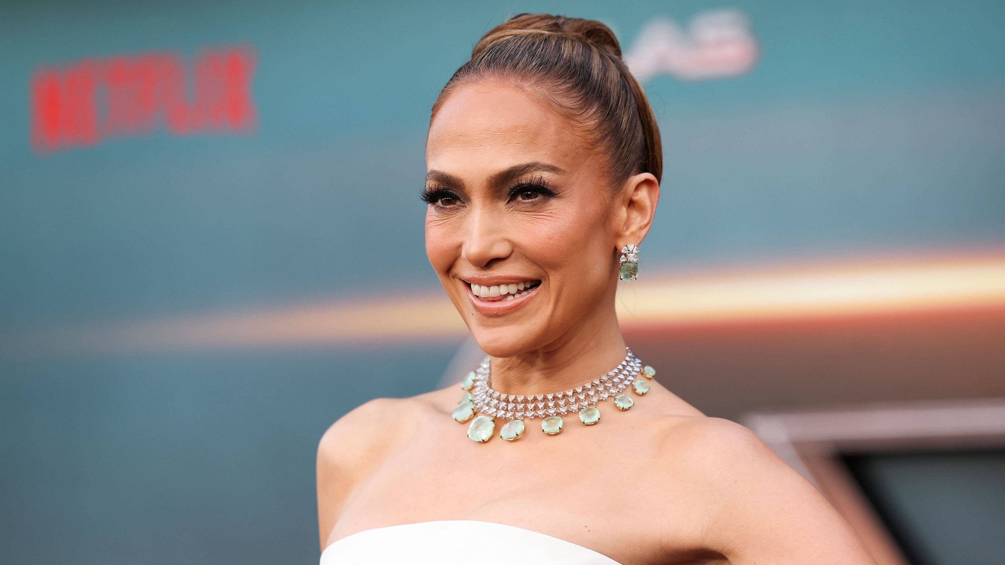 <div class="paragraphs"><p>Jennifer Lopez</p></div>