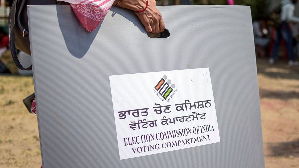 <div class="paragraphs"><p>A polling official with the election material leaves for a polling station on the eve of the seventh phase of Lok Sabha polls, in Amritsar, Friday, May 31, 2024. </p></div>