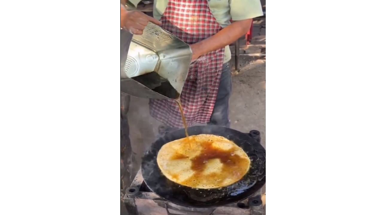 <div class="paragraphs"><p>Viral video of paratha being cooked allegedly in diesel oil in viral video from Chandigarh.</p></div>