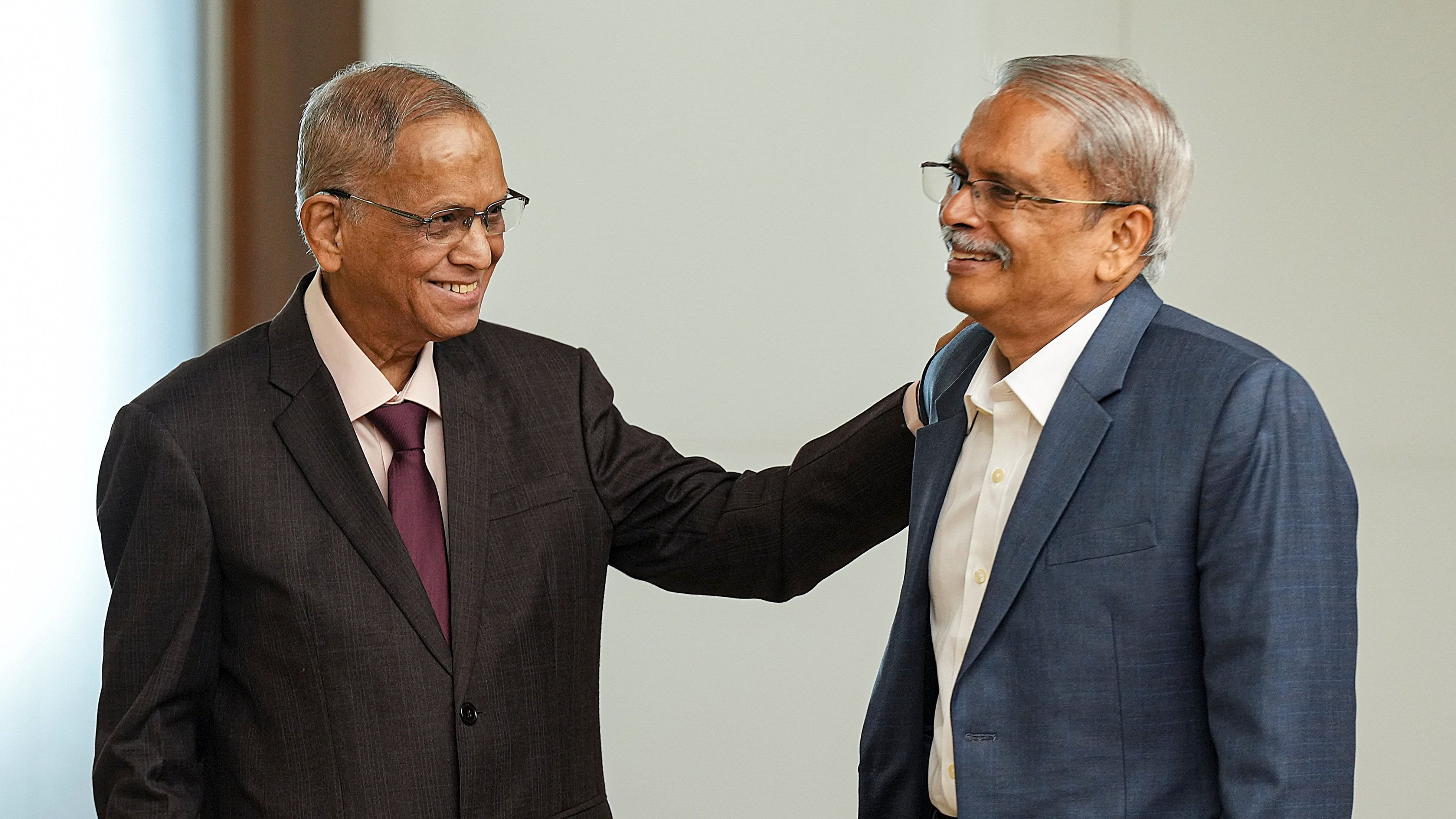 <div class="paragraphs"><p> Infosys Science Foundation President Kris Gopalakrishnan and trustee N.R. Narayana Murthy during a press conference, in Bengaluru.</p></div>