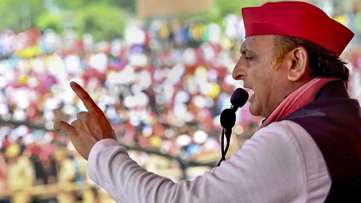 <div class="paragraphs"><p>Samajwadi Party Chief Akhilesh Yadav addresses a public meeting for Lok Sabha elections.</p></div>