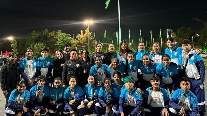 <div class="paragraphs"><p>Indian women's football team.</p></div>