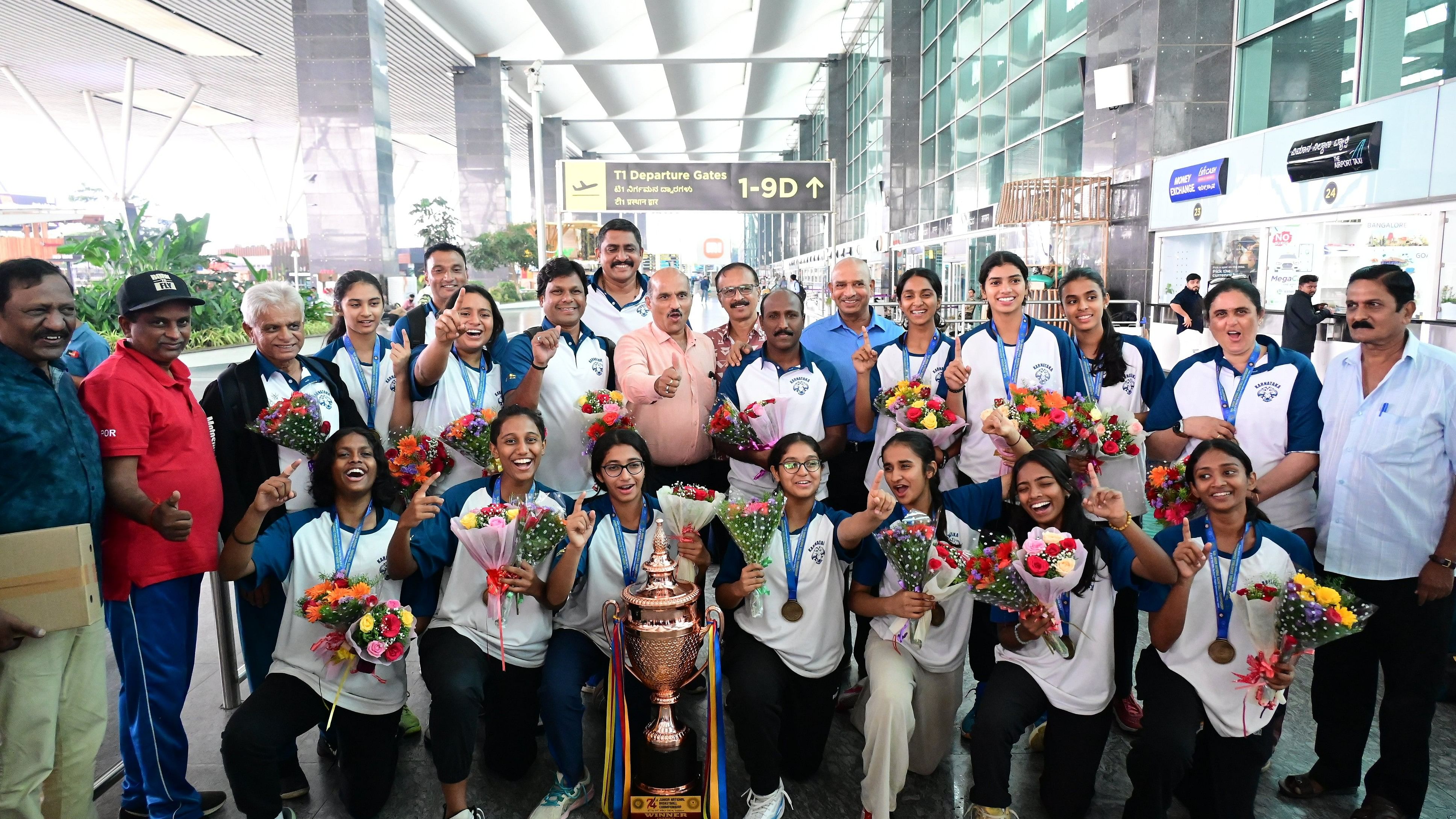 The victorious Under-18 Karnataka girls’ basketball team was welcomed by Karnataka State Basketball Association (KSBBA) members at the Bengaluru international Airport on Wednesday. 