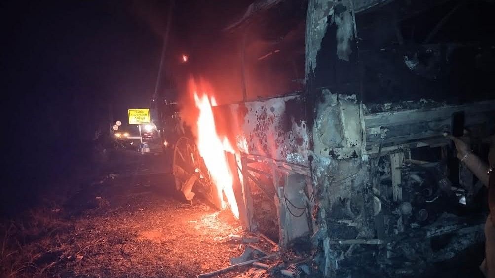 <div class="paragraphs"><p>A KSRTC bus bound to Mysuru from Shivamogga caught fire at Ajjampura Cross in Chikkamagaluru district.</p></div>