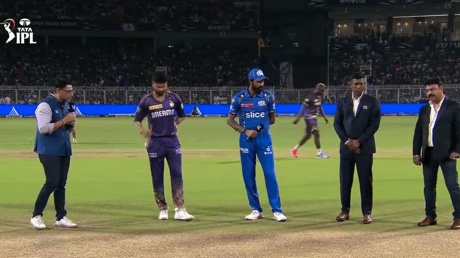 <div class="paragraphs"><p>MI vs KKR toss at Eden Gardens.&nbsp;</p></div>