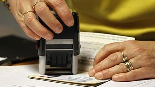 <div class="paragraphs"><p>The Sri Lankan government's decision to retain the existing visa fees and free visa service follows days of stiff criticism directed at the new on-arrival visa system.&nbsp;</p></div>