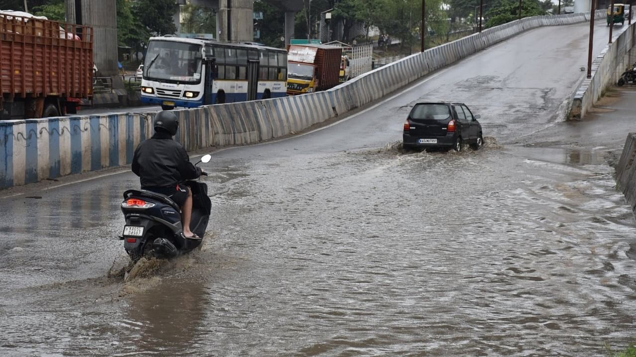 <div class="paragraphs"><p>A waterlogged road in Bengaluru</p></div>