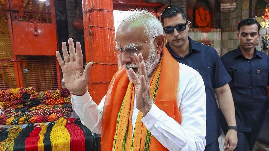 <div class="paragraphs"><p>PM Modi offers prayers at Kaal Bhairav temple in Varanasi.</p></div>