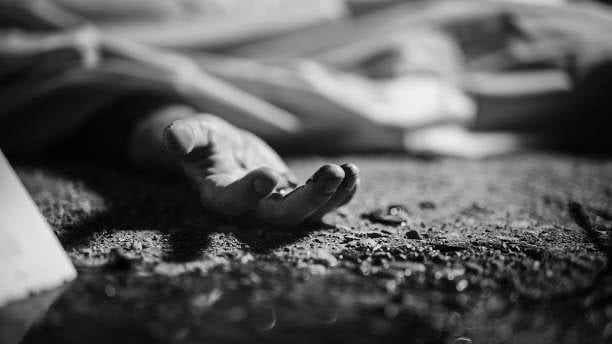 <div class="paragraphs"><p>Representative image of a dead person.</p></div>