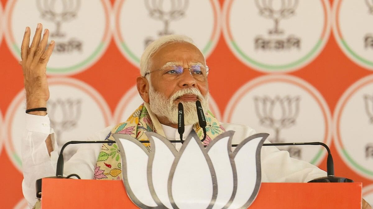 <div class="paragraphs"><p>Prime Minister Narendra Modi addressing a public meeting at Bardhaman, ahead of the third phase of Lok Sabha elections.</p></div>