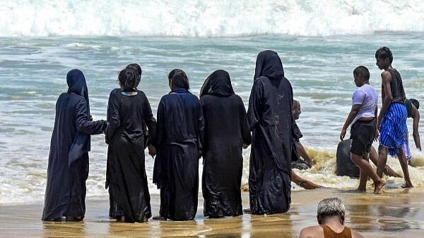 <div class="paragraphs"><p>People at the Kovalam Beach, on a hot summer day, in Thiruvananthapuram, Monday, April 29, 2024.</p></div>