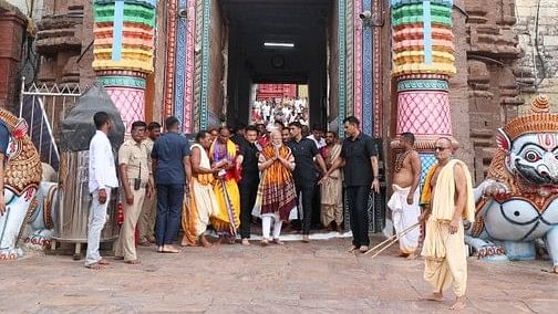 <div class="paragraphs"><p>PM Modi offers prayers at Jagannath temple in Puri.</p></div>