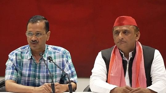 <div class="paragraphs"><p>Delhi CM Arvind Kejriwal and Samajwadi Party chief Akhilesh Yadav at their joint press conference in Lucknow.</p></div>