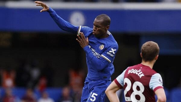 <div class="paragraphs"><p>Chelsea's Nicolas Jackson celebrates scoring their fifth goal</p></div>