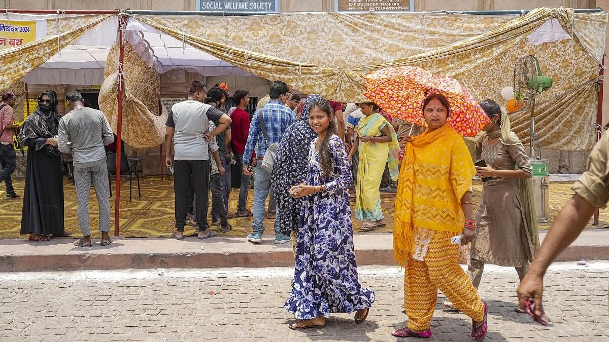 <div class="paragraphs"><p>oters at a polling station during voting for the 5th phase of Lok Sabha elections, in Lucknow. Image for representation only.&nbsp;</p></div>