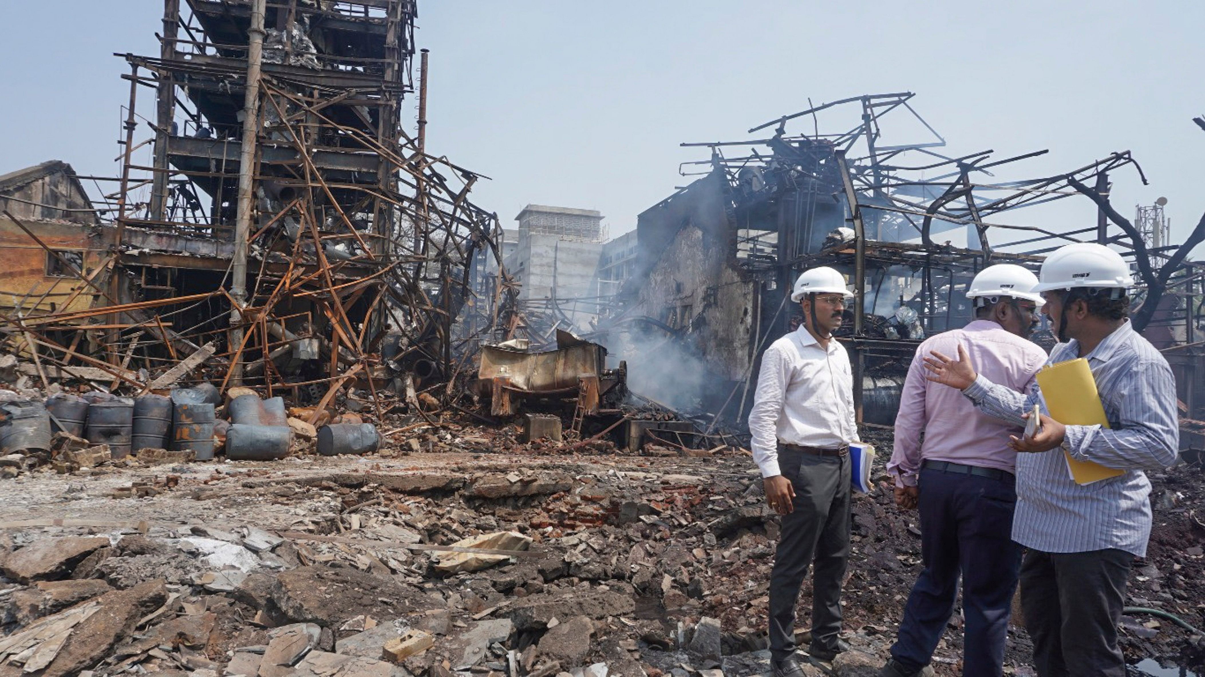 <div class="paragraphs"><p>Officials inside the chemical factory area at Dombivli where a blast  killed at least ten people and injured 60 in Thane district.</p></div>