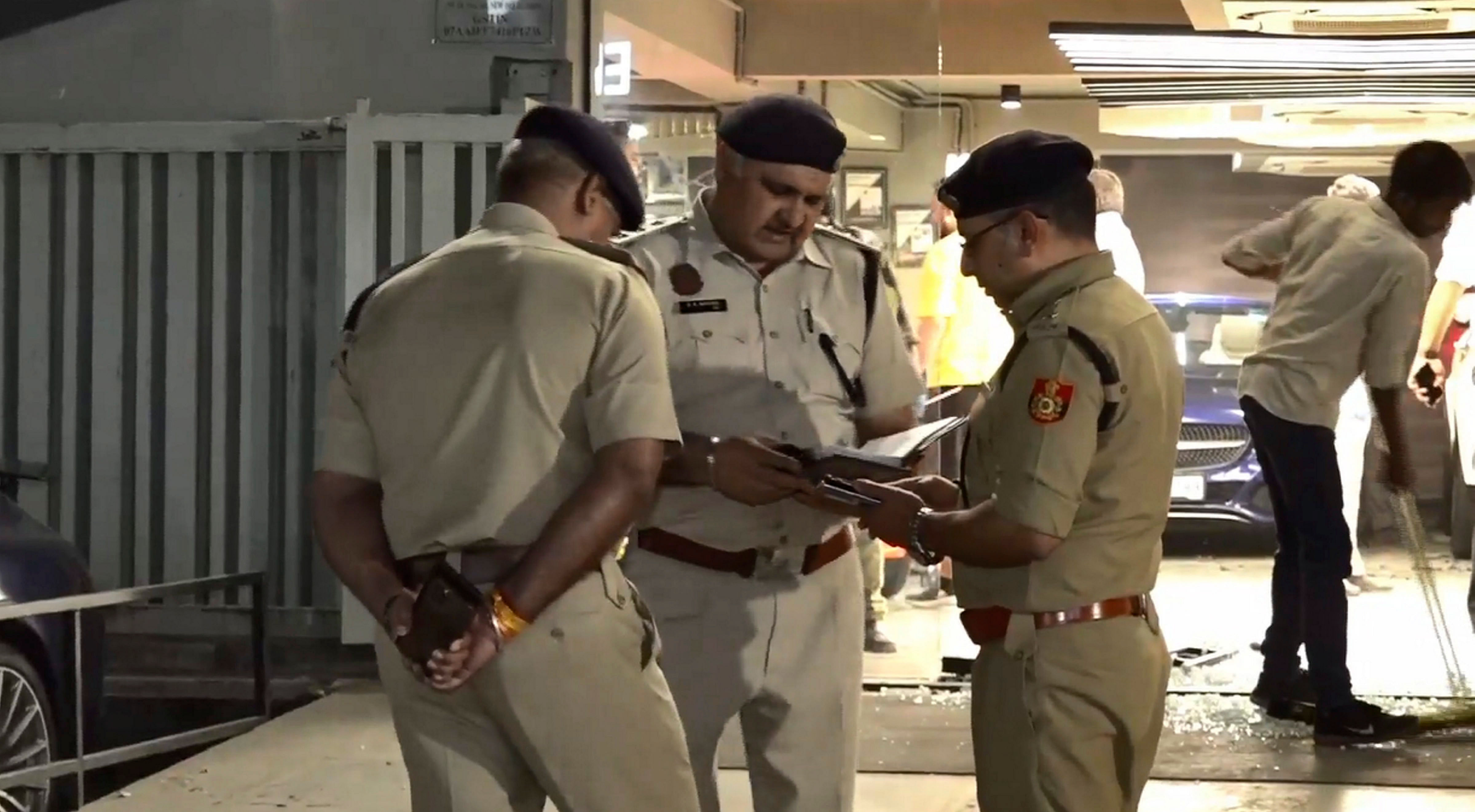 <div class="paragraphs"><p>Representative image showing police at a car showroom.&nbsp;</p></div>