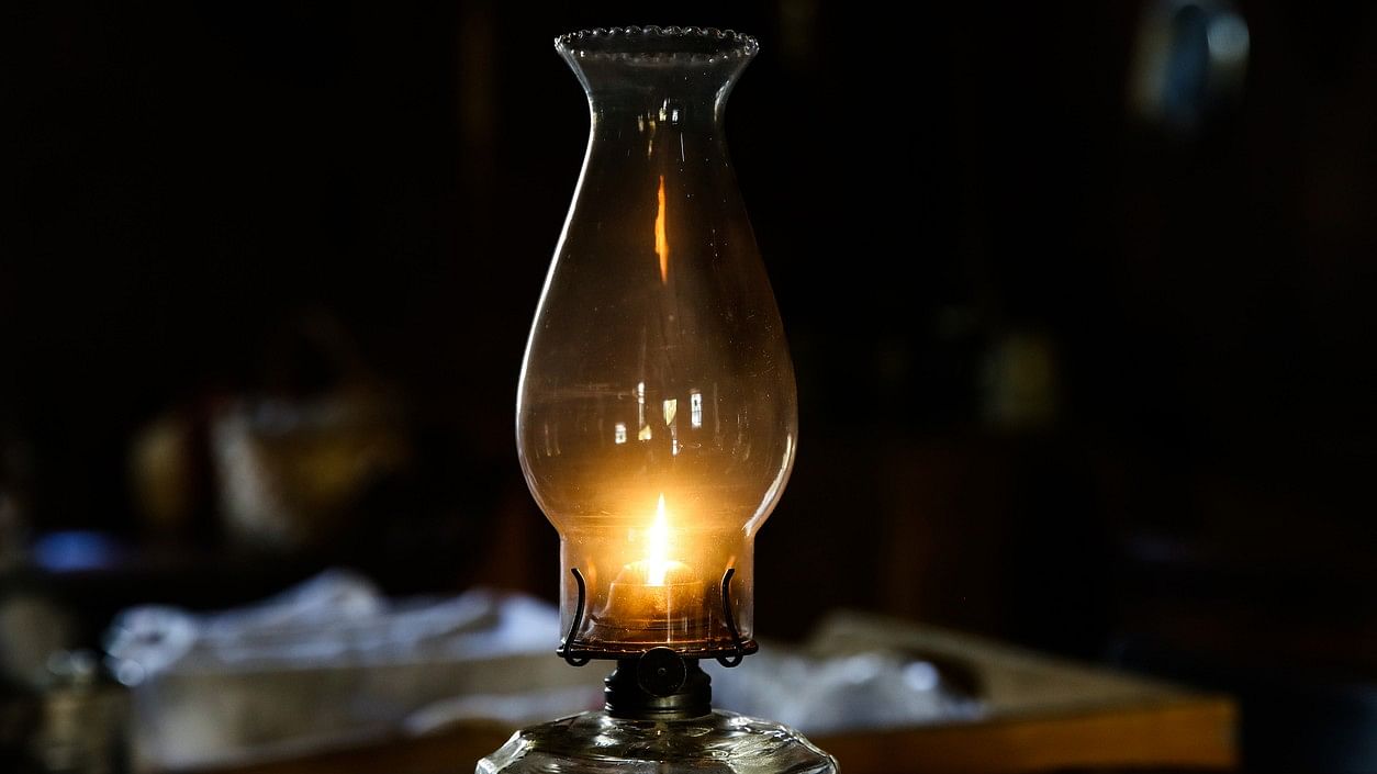 <div class="paragraphs"><p>Representative image showing a kerosene lamp.</p></div>