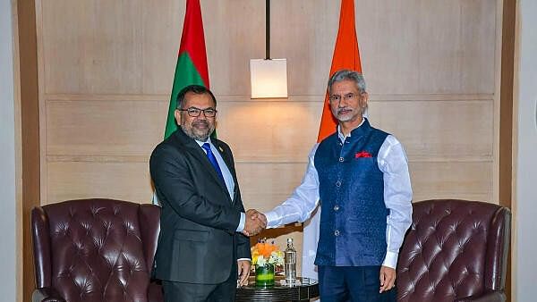 <div class="paragraphs"><p>External Affairs Minister S Jaishankar with Maldives Foreign Minister Moosa Zameer at a meeting, in New Delhi, Thursday, May 9, 2024. </p></div>