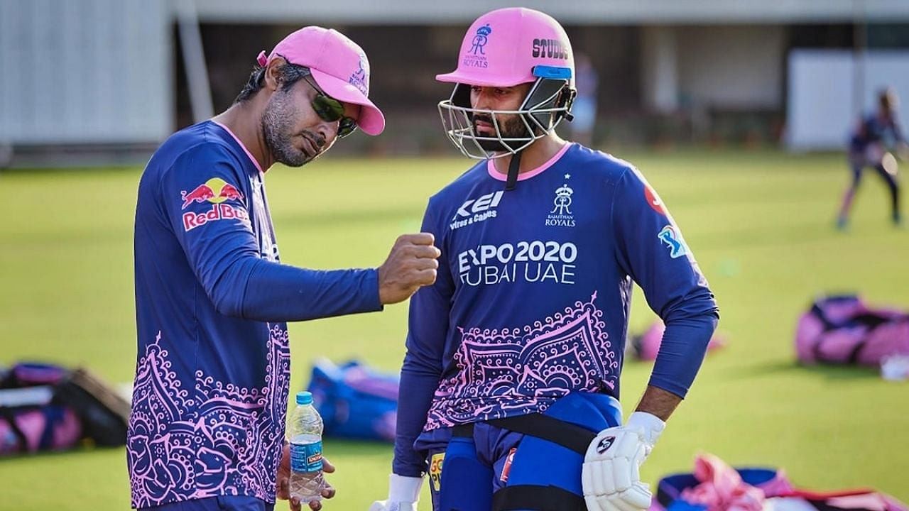 <div class="paragraphs"><p>Kumar Sangakkara (L) guiding players during Rajasthan Royals's practice session.</p></div>