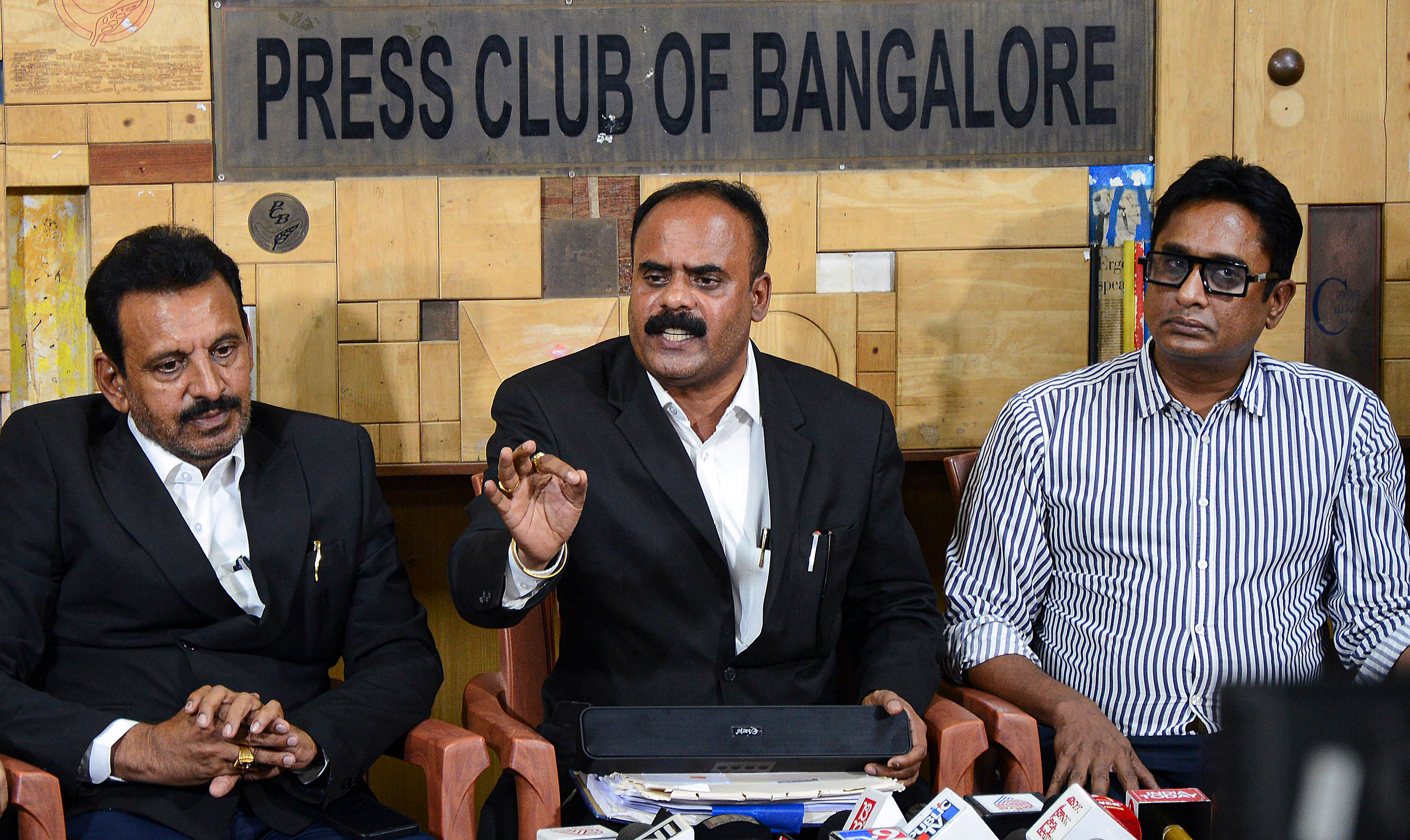 <div class="paragraphs"><p>A file image of BJP leader G Devaraje Gowda addressing a press conference in Bengaluru.</p></div>