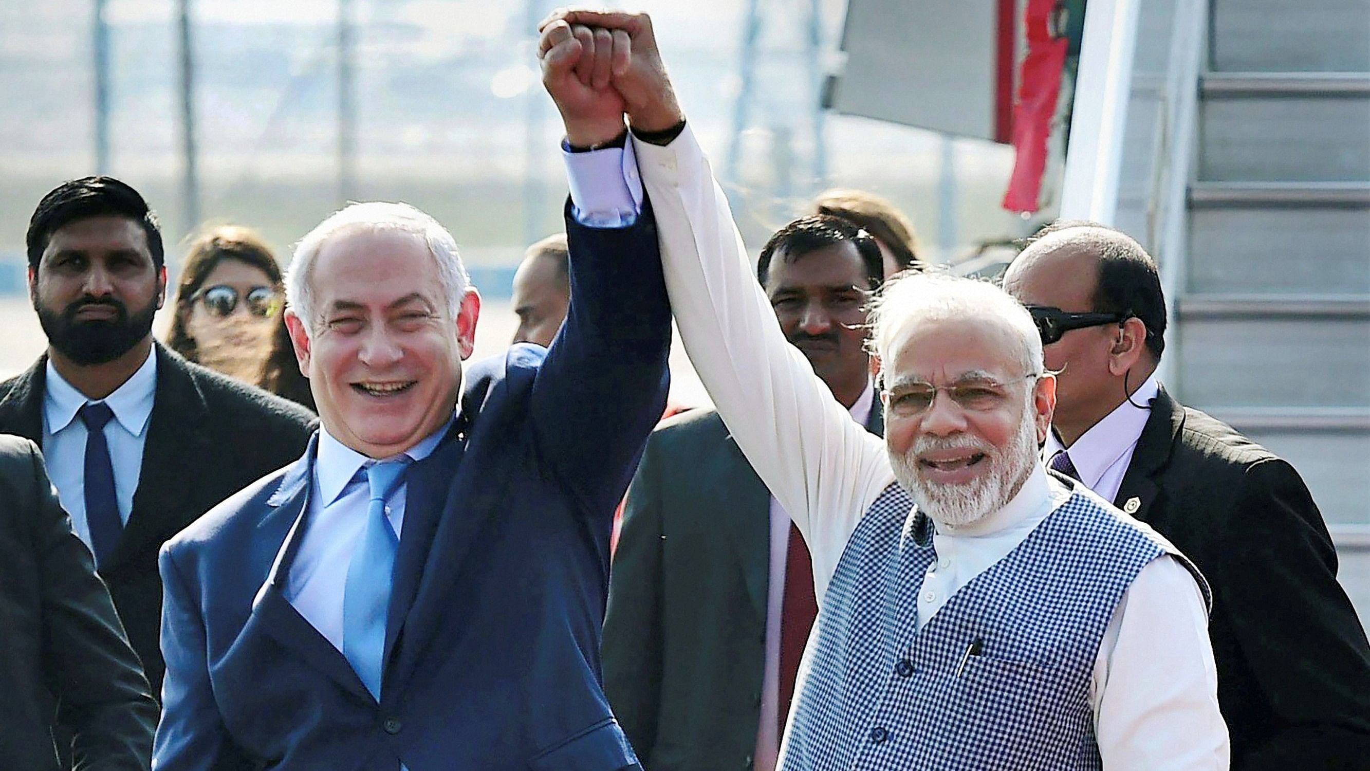 <div class="paragraphs"><p>Prime Minister Narendra Modi receives his Israeli counterpart Benjamin Netanyahu.</p></div>