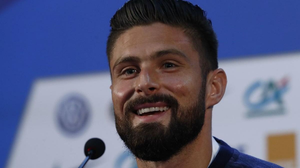 <div class="paragraphs"><p>Olivier Giroud,</p></div>