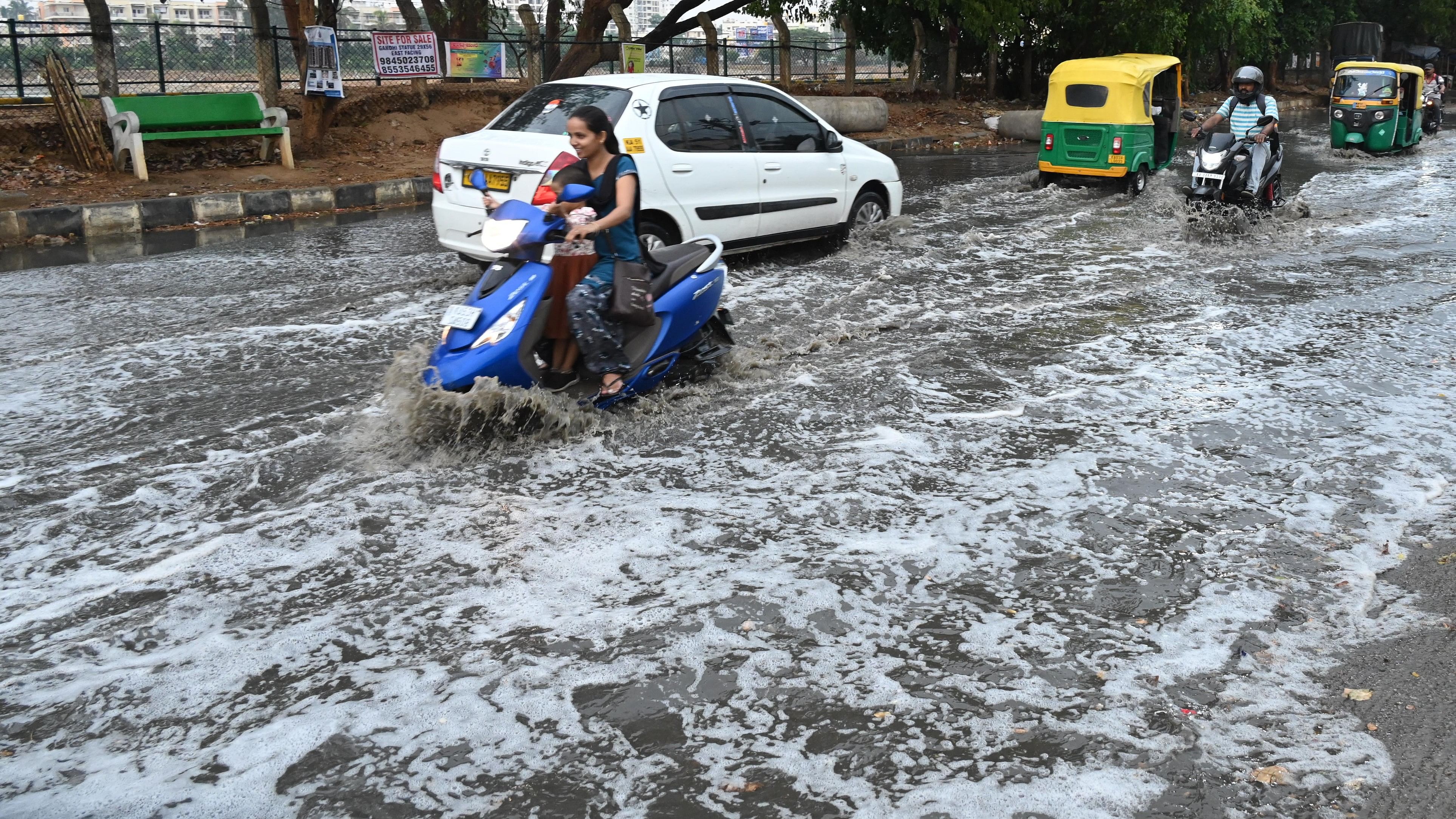 <div class="paragraphs"><p>Horamavu Agara lake parallel entire road flooded following heavy rain in Bengaluru on Friday.</p></div>