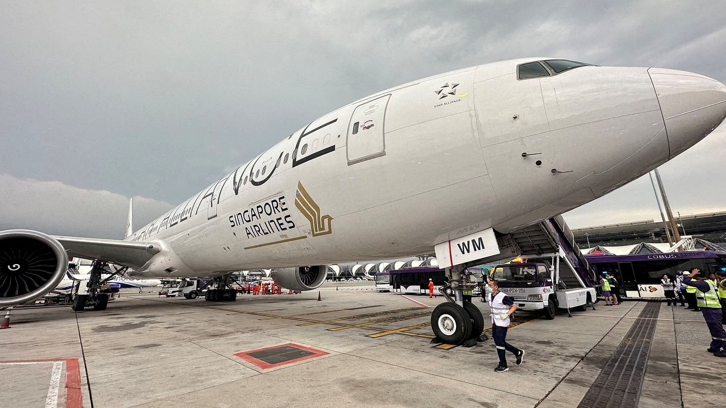 <div class="paragraphs"><p>A Singapore Airlines aircraft is seen on tarmac after requesting an emergency landing at Bangkok's Suvarnabhumi International airport, Thailand</p></div>