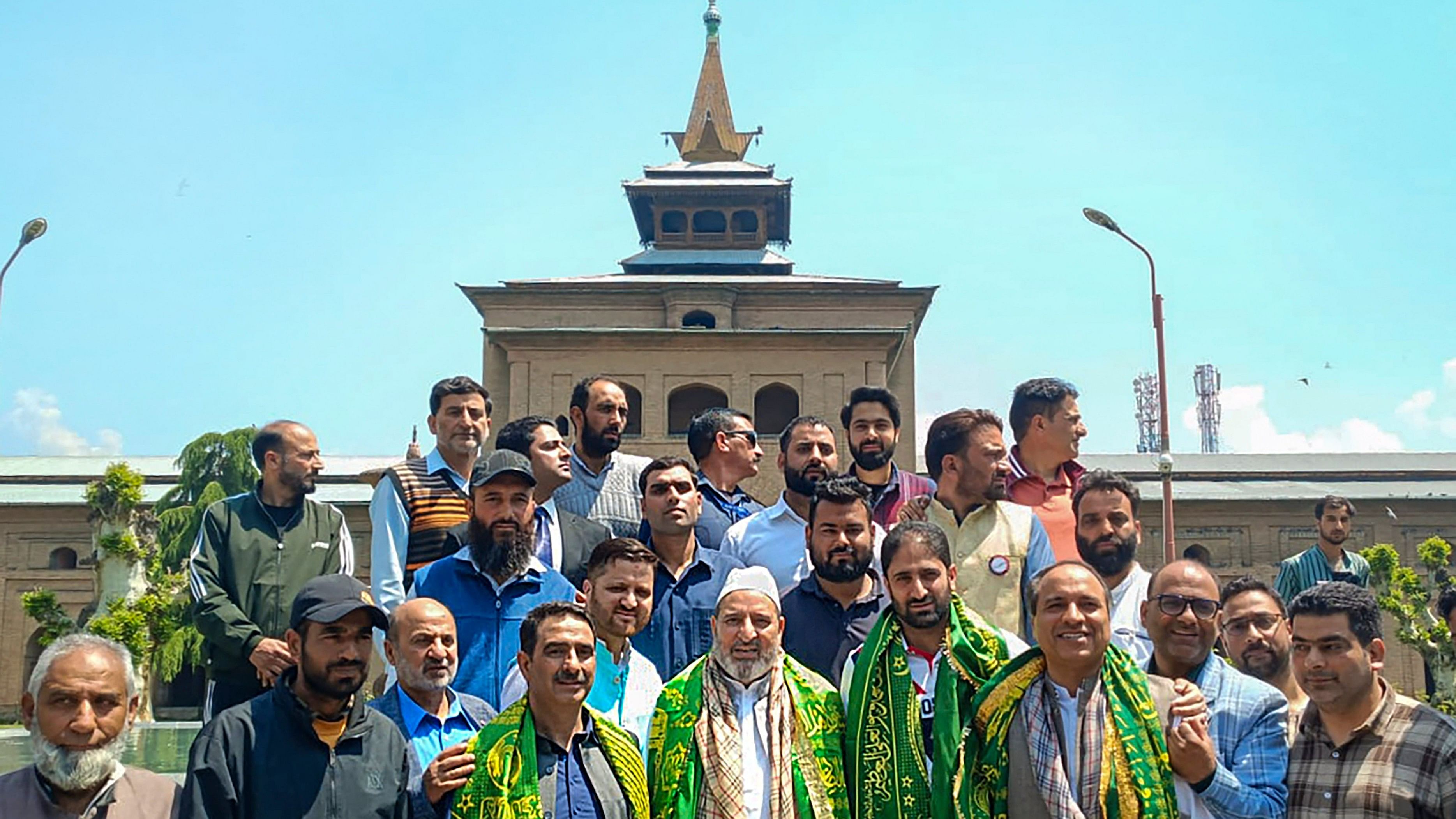 <div class="paragraphs"><p>Jammu and Kashmir Apni Party chief Altaf Bukhari at historic Jamia Masjid during an election campaign road show for Lok Sabha polls, in Srinagar.</p></div>