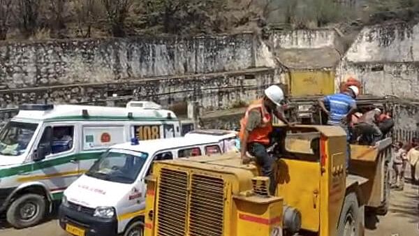 <div class="paragraphs"><p>Rescue work underway after a lift collapsed at Kolihan mine, in Jhunjhunu district, Rajasthan, Wednesday, May 15, 2024.</p></div>