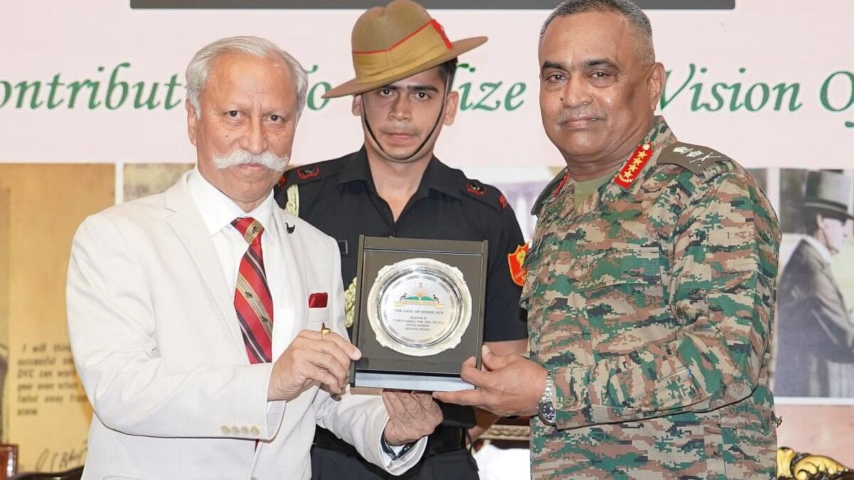 <div class="paragraphs"><p>Arunachal Pradesh Governor K.T. Parnaik(L) and Chief of the Army Staff General Manoj Pande(R) during the 2nd 'Lieutenant General PS Bhagat Memorial Lecture', at Manekshaw Centre, in New Delhi.</p></div>