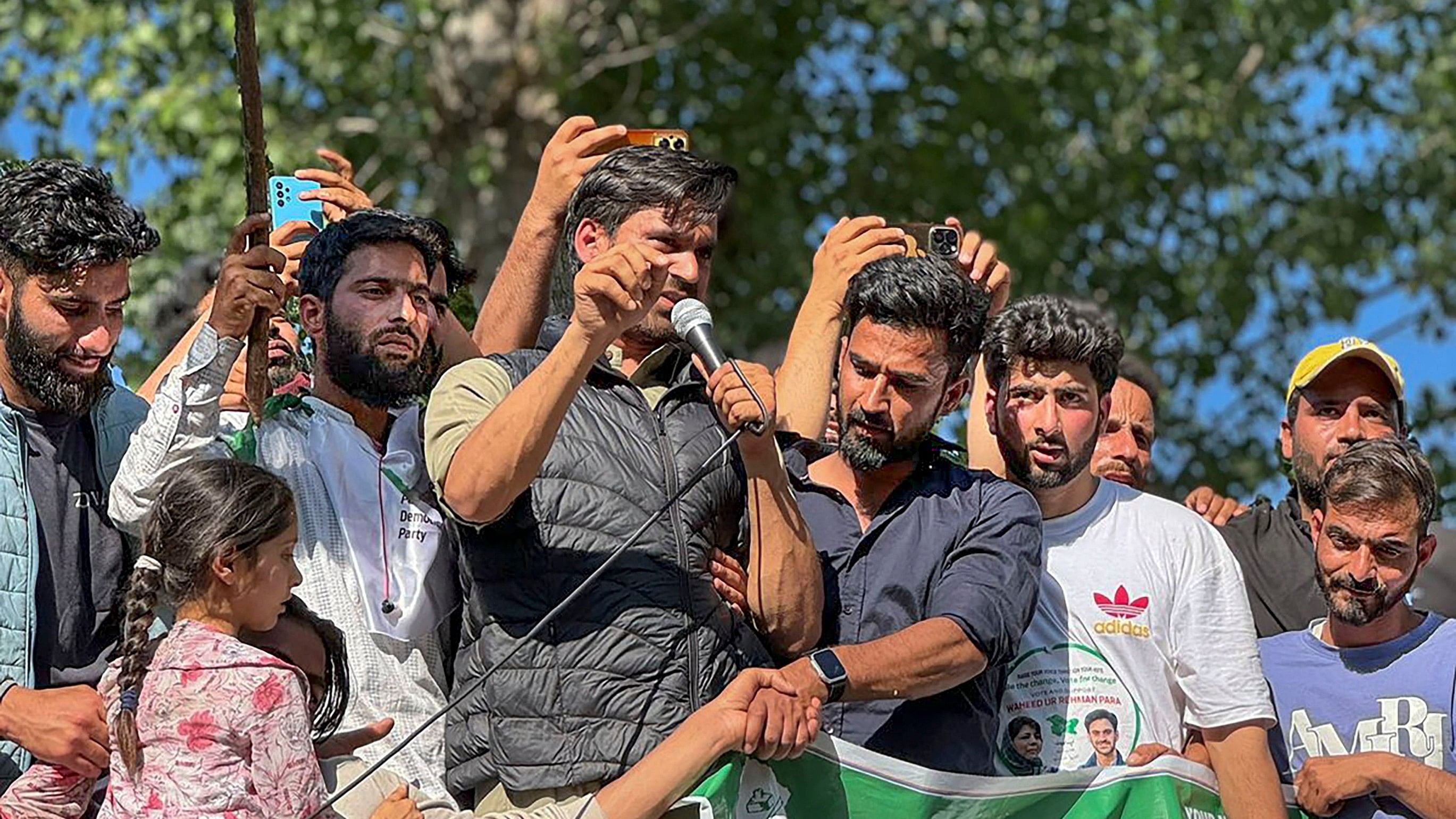 <div class="paragraphs"><p> Jammu and Kashmir Peoples Democratic Party (JKPDP) candidate Waheed Para during an election rally for Lok Sabha elections, in Pulwama.&nbsp;</p></div>