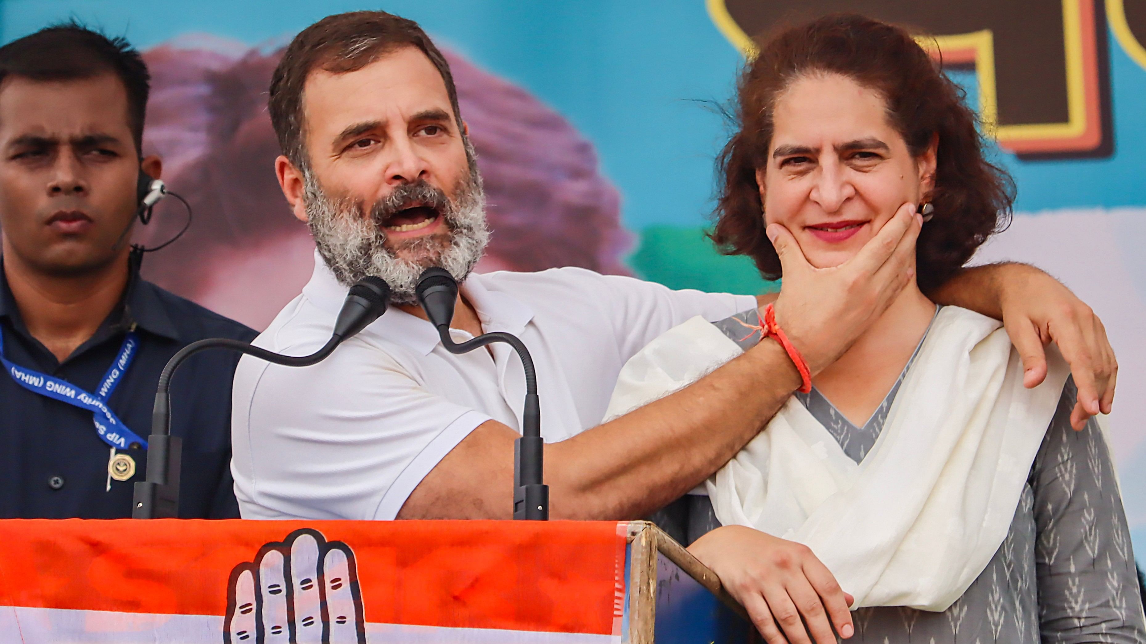 <div class="paragraphs"><p>Congress leaders Rahul Gandhi and Priyanka Gandhi during a public meeting for Lok Sabha elections, at Maharajganj in Raebareli.</p></div>