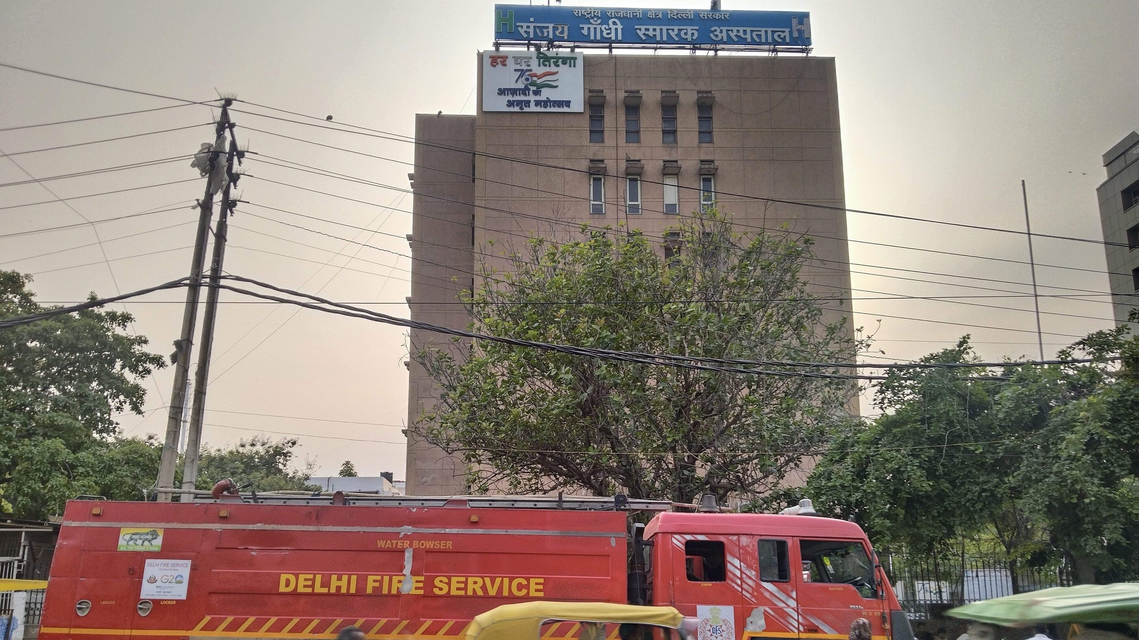 <div class="paragraphs"><p>Sanjay Gandhi hospital after it received bomb threat via e-mail, in New Delhi, Sunday</p></div>