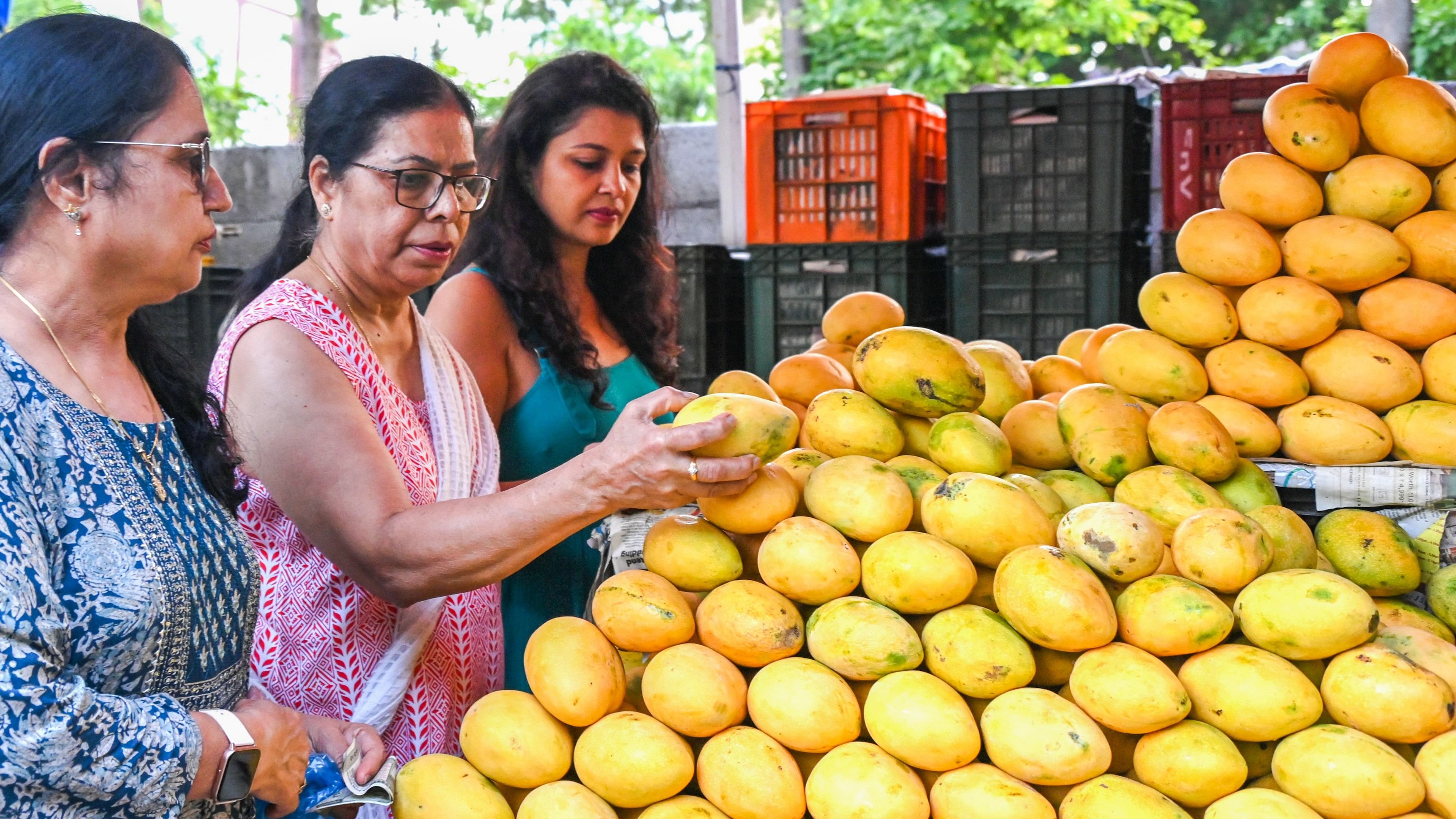 <div class="paragraphs"><p>A mango market near Jayamahal Road in Bengaluru. </p></div>