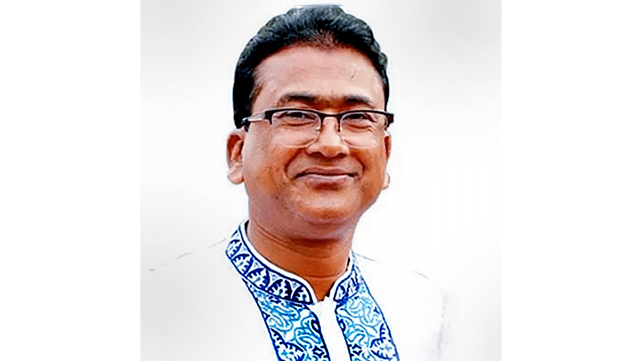 <div class="paragraphs"><p>Deceased Bangladesh MP Anwarul Azim. Anwar, who went missing from Kolkata on May 13, was brutally murdered in the city.</p></div>