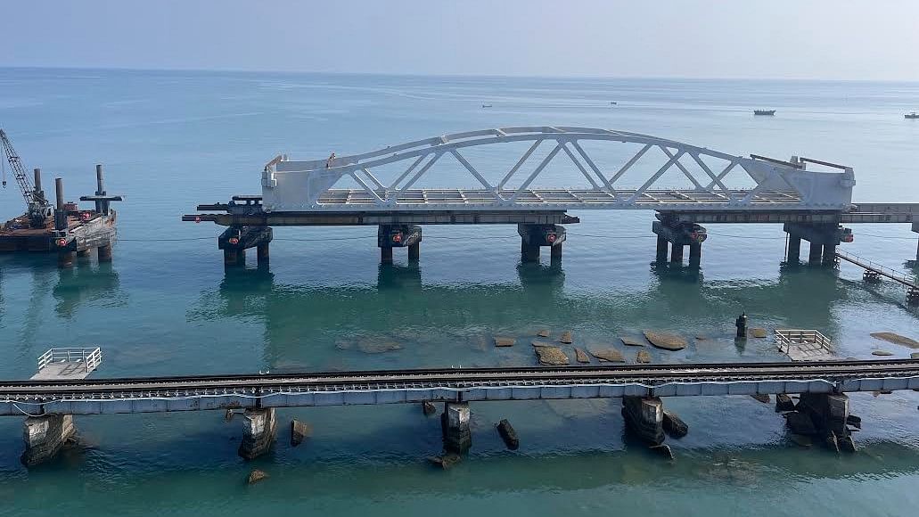 <div class="paragraphs"><p>The new railway bridge being constructed in Rameswaram.</p></div>